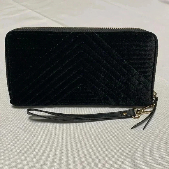 Women’s Velvet Wallet, Wristlet,NWOT. - Picture 2 of 4